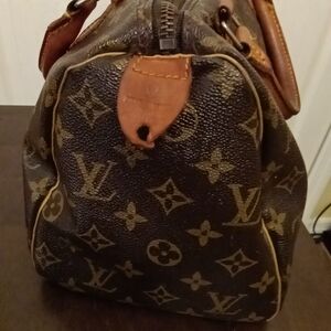 Louis Vuitton Monogram Speedy 30 Handbag